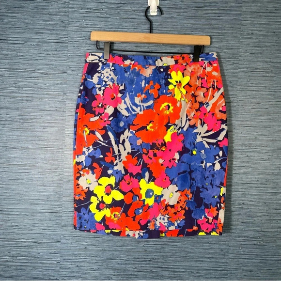LOFT floral denim pencil skirt Petite Size 8 Floral Multicolor Blue Pink Yellow - Picture 1 of 6